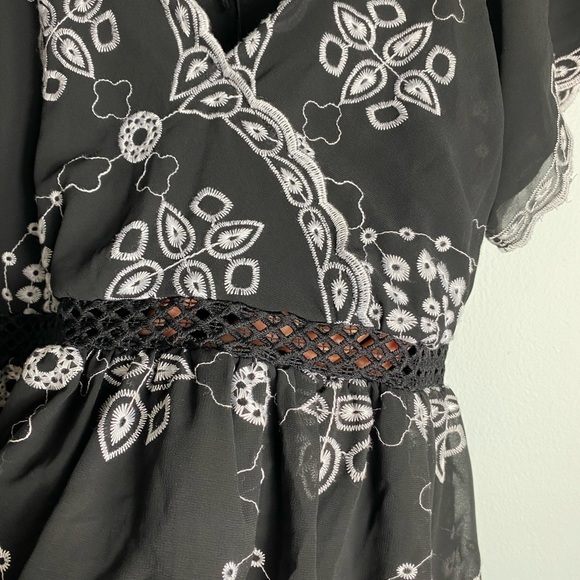 NWT Romeo & Juliet Black & White Eyelet Dress - Picture 5 of 10